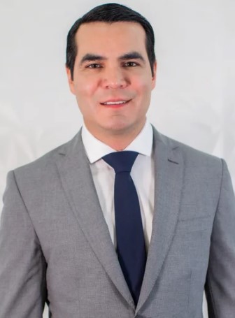 Dr. Rafael Camberos Solis